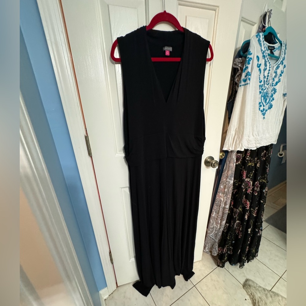 Vince Camuto travel dress 2X 18 20 flattering lightweight maxi black